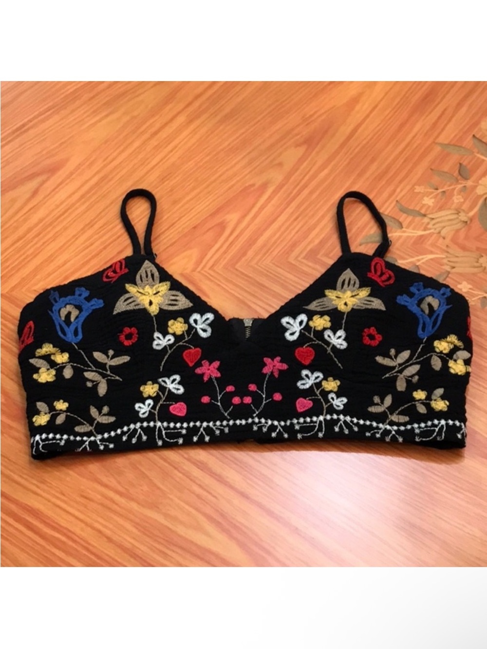 Honey punch embroidered black cotton crop top Sz.M